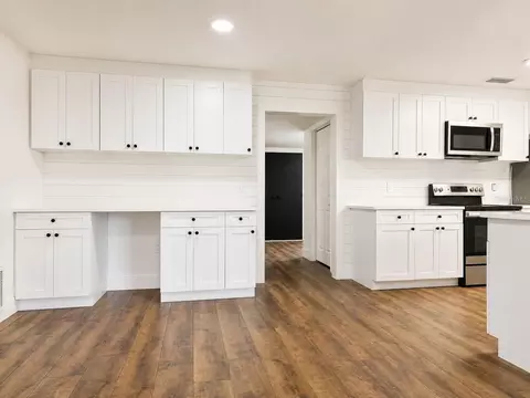 Kitchen - 810 Allamanda Dr, Largo, FL 33770 photo 3 of 3