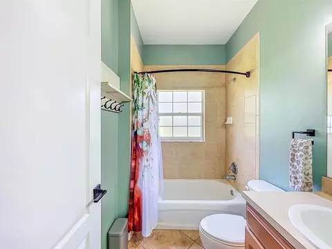 Bath - 30115 W Thyme Ave, Eustis, FL 32736 photo 2 of 4
