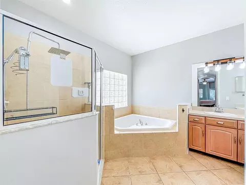 Bath - 30115 W Thyme Ave, Eustis, FL 32736 photo 1 of 4