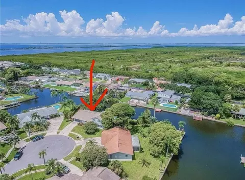 8728 Cobblestone Dr, Tampa, FL 33615