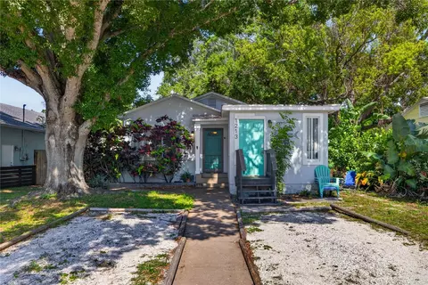 1213 55th St S, Gulfport, FL 33707