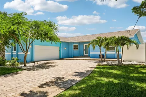 6304 Flamingo Dr, Apollo Beach, FL 33572