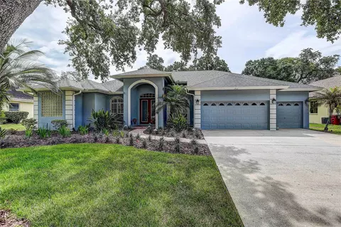 2812 Clubhouse Dr, Plant City, FL 33566