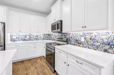 Kitchen - 11332 Gallatin Trl, Parrish, FL 34219 photo 4 of 7