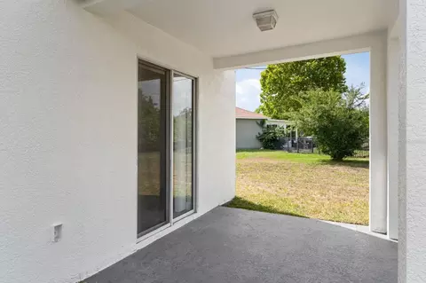 Exterior - 5424 Hammock View Ln, Apollo Beach, FL 33572 photo 6 of 7