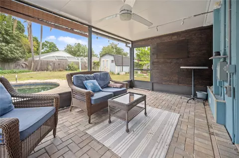 Exterior - 2015 Ronald Cir, Seffner, FL 33584 photo 3 of 11