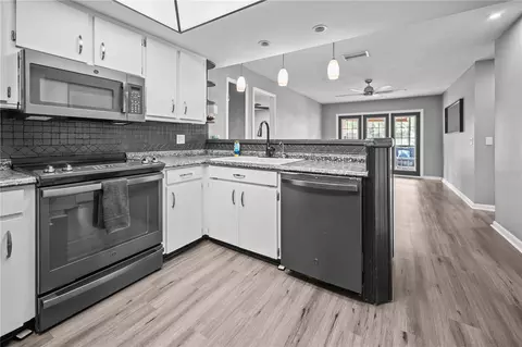 Kitchen - 2015 Ronald Cir, Seffner, FL 33584 photo 3 of 3