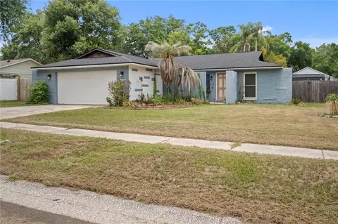 Exterior - 2015 Ronald Cir, Seffner, FL 33584 photo 2 of 11
