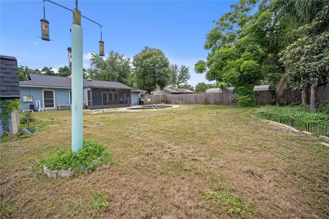 Exterior - 2015 Ronald Cir, Seffner, FL 33584 photo 9 of 11