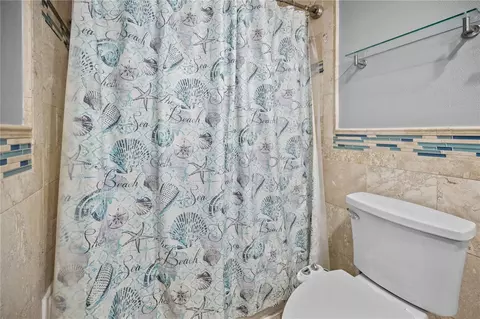 Bath - 2015 Ronald Cir, Seffner, FL 33584 photo 5 of 5