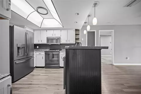 Kitchen - 2015 Ronald Cir, Seffner, FL 33584 photo 1 of 3