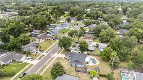 View/Area - 2015 Ronald Cir, Seffner, FL 33584 photo 7 of 9
