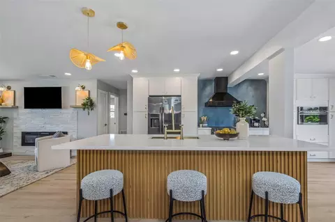 Kitchen - 10216 Spoonbill Rd E, Bradenton, FL 34209 photo 2 of 8