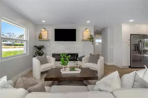 Living - 10216 Spoonbill Rd E, Bradenton, FL 34209 photo 4 of 5