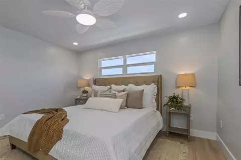 Bedroom - 10216 Spoonbill Rd E, Bradenton, FL 34209 photo 2 of 7