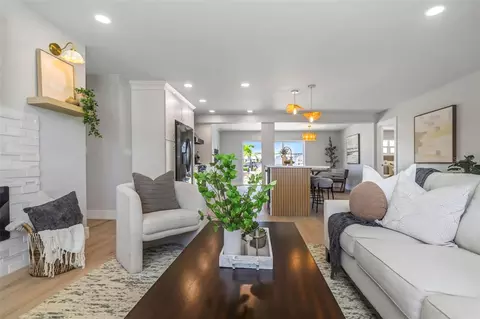Living - 10216 Spoonbill Rd E, Bradenton, FL 34209 photo 2 of 5