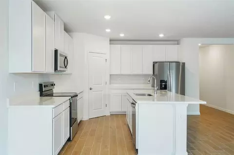 Kitchen - 13755 Umber Forest St, Hudson, FL 34669 photo 7 of 12