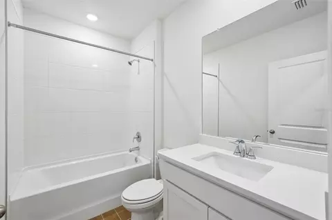 Bath - 13755 Umber Forest St, Hudson, FL 34669 photo 3 of 3