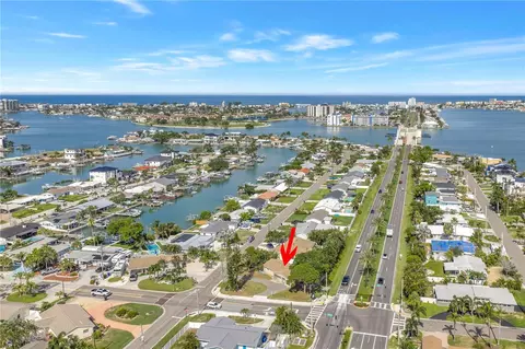 7901 Causeway Blvd S, Saint Petersburg, FL 33707