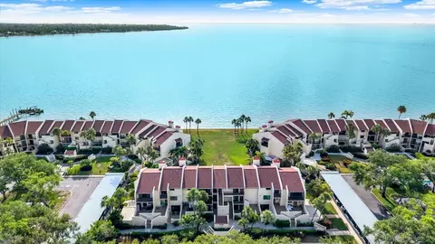 7530 Sunshine Skyway Ln S #P7, Saint Petersburg, FL 33711