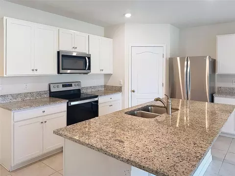 Kitchen - 533 Talisi Loop, Saint Cloud, FL 34771 photo 2 of 5