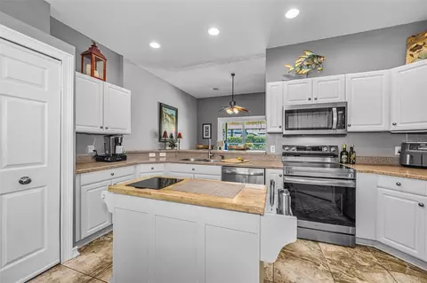 Kitchen - 1114 Toski Dr, Trinity, FL 34655 photo 3 of 7