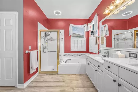 Bath - 1114 Toski Dr, Trinity, FL 34655 photo 2 of 4