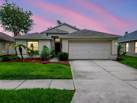 2003 Berry Lake Dr, Brandon, FL 33510