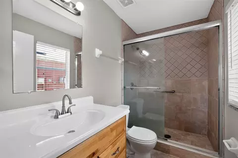 Bath - 13306 Prestwick Dr, Riverview, FL 33579 photo 1 of 2