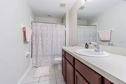Bath - 3331 Covered Bridge Dr E, Dunedin, FL 34698 photo 3 of 3
