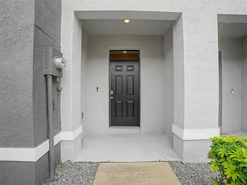 Exterior - 8619 Falling Blue Pl, Riverview, FL 33578 photo 2 of 4