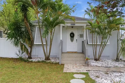 2710 16th Ave N, Saint Petersburg, FL 33713