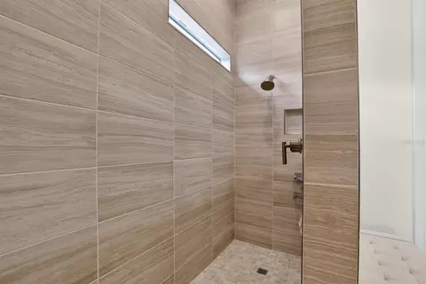 Bath - 9024 Barrier Coast Trl, Parrish, FL 34219 photo 3 of 6