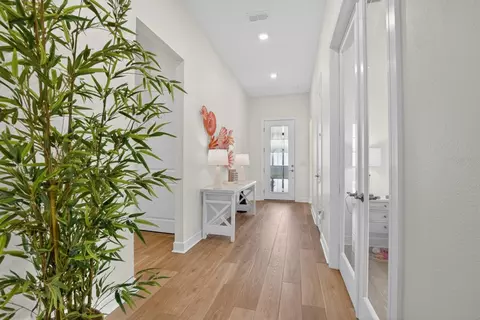 Entry Way - 9024 Barrier Coast Trl, Parrish, FL 34219 photo 4 of 7