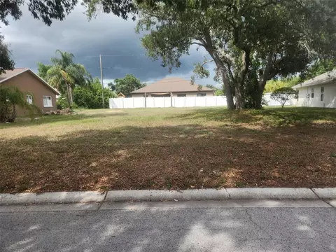 Kenneth Way, Tarpon Springs, FL 34689