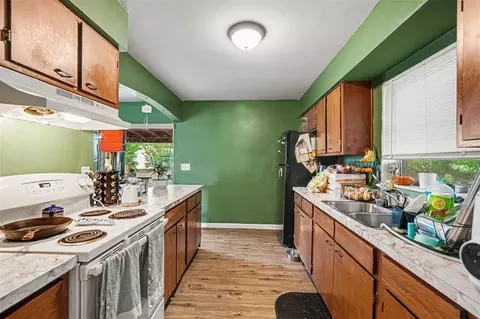 Kitchen - 1096 Marlow Ave, Spring Hill, FL 34606 photo 2 of 2