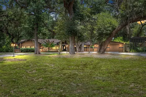 181 N Smokey Mountain Rd, Seffner, FL 33584