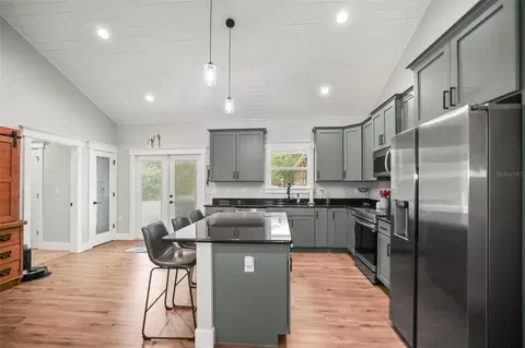 Kitchen - 7218 Southeast Ave, Webster, FL 33597 photo 2 of 4