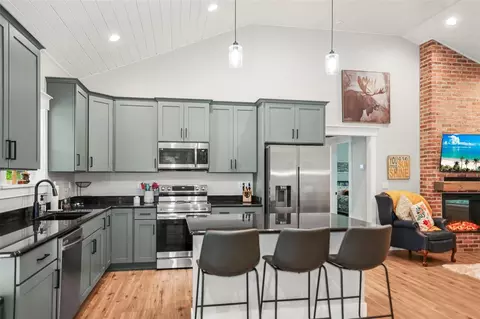 Kitchen - 7218 Southeast Ave, Webster, FL 33597 photo 1 of 4