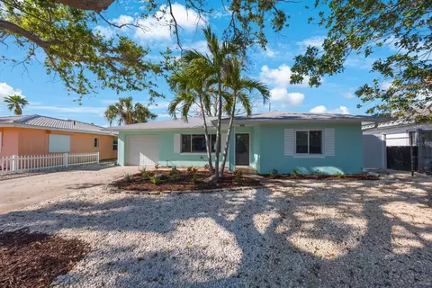 280 41st Ave, Saint Pete Beach, FL 33706