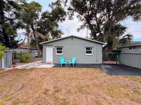 Exterior - 364 3rd St NW, Largo, FL 33770 photo 4 of 11