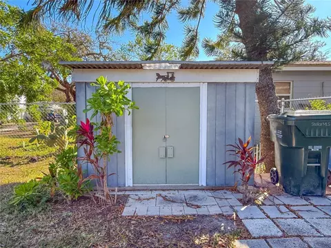 Exterior - 364 3rd St NW, Largo, FL 33770 photo 10 of 11