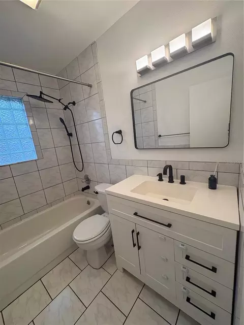 Bath - 364 3rd St NW, Largo, FL 33770 photo 1 of 2
