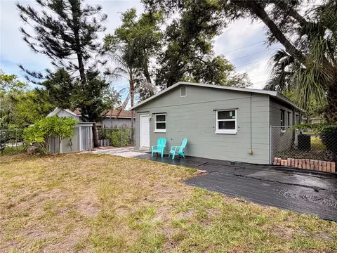 Exterior - 364 3rd St NW, Largo, FL 33770 photo 6 of 11