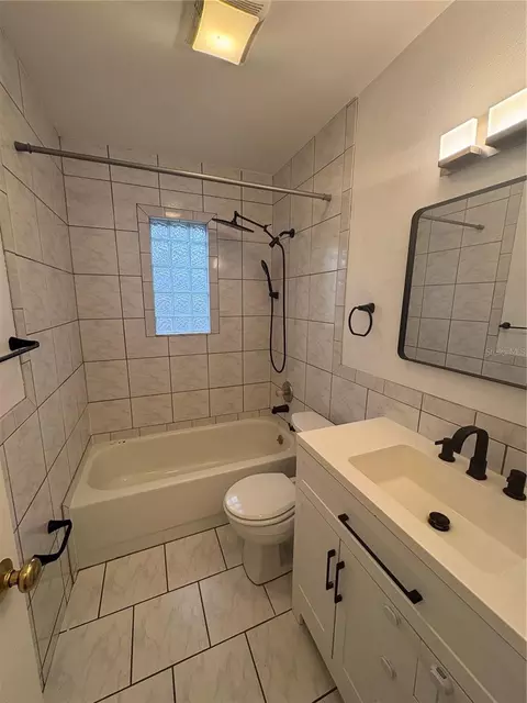 Bath - 364 3rd St NW, Largo, FL 33770 photo 2 of 2