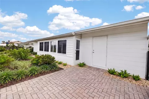 827 Oakmont Ave, Sun City Center, FL 33573