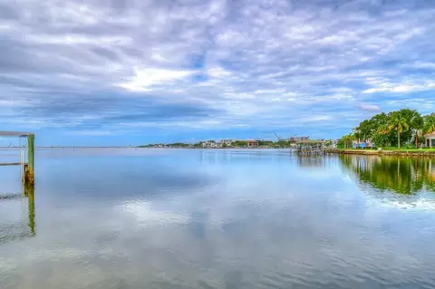 4929 W Bay Way Dr, Tampa, FL 33629