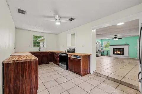 Kitchen - 7206 Alafia Dr, Riverview, FL 33578 photo 1 of 3