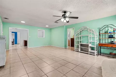 Living - 7206 Alafia Dr, Riverview, FL 33578 photo 3 of 5