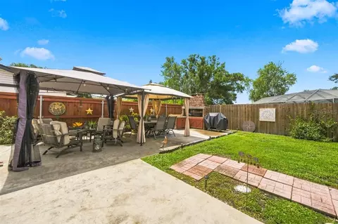 5309 Black Pine Dr, Tampa, FL 33624